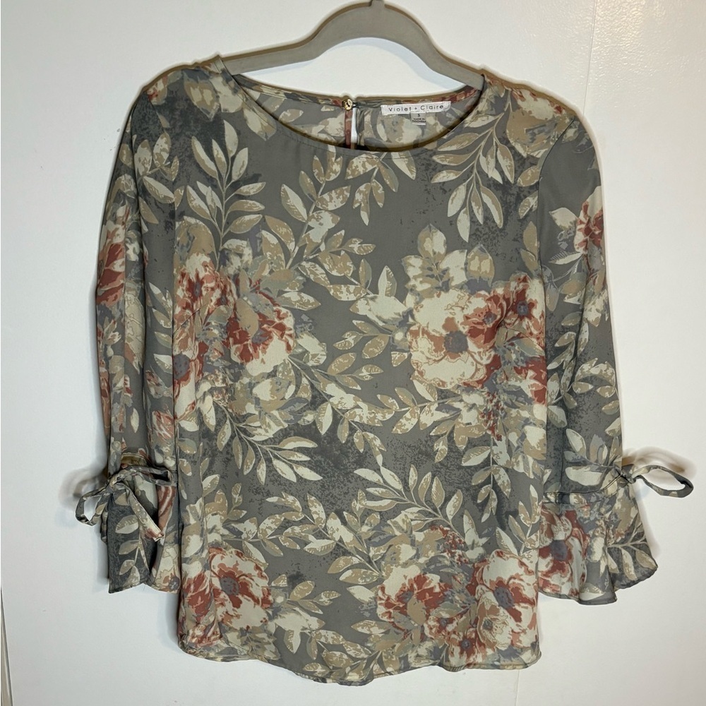 Violet + Claire Grey Floral 3/4 Length Tie Bell Sleeve Blouse Size Small